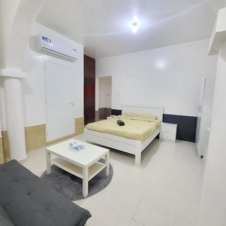 Corniche Full Studio Apartment Абу Даби Екстериор снимка