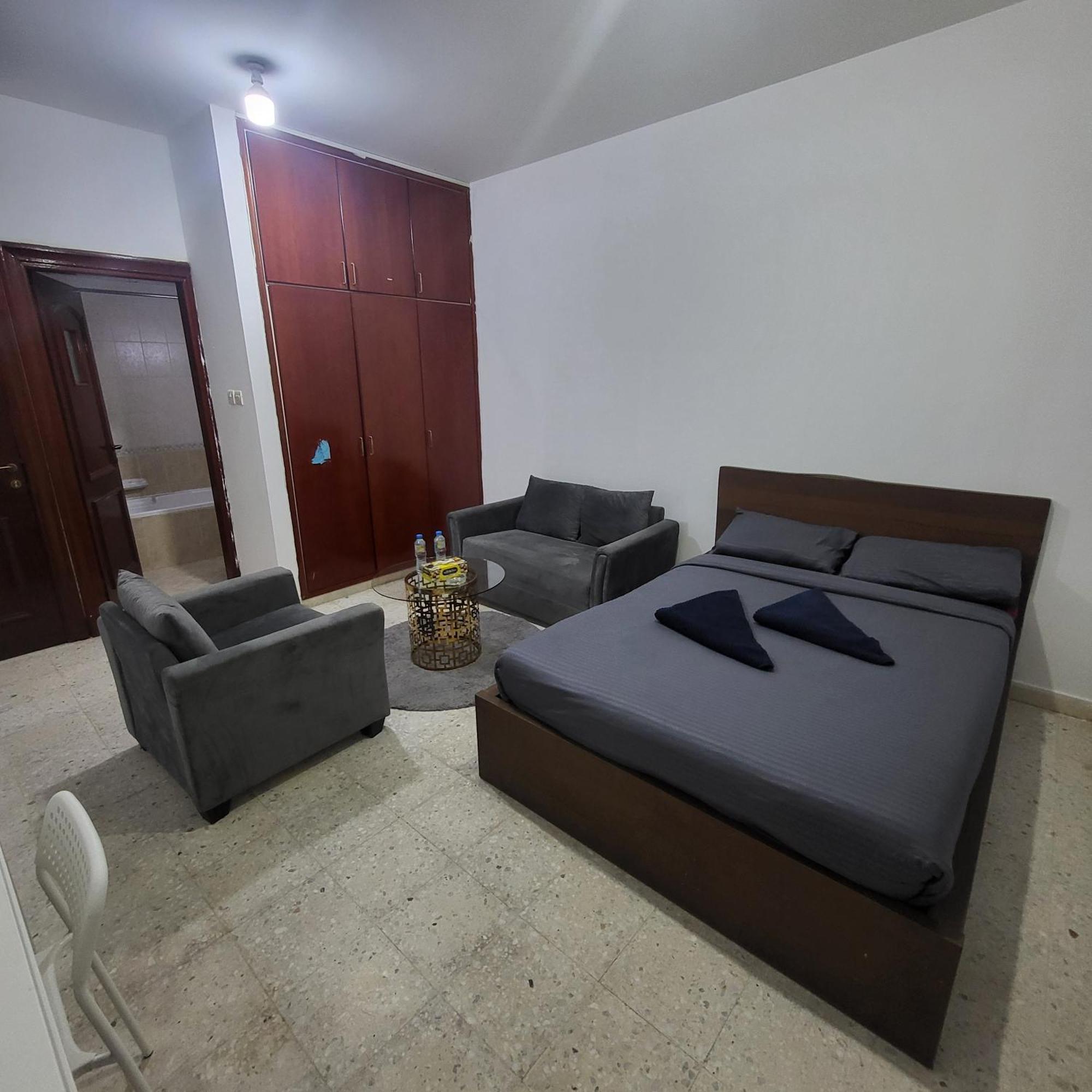Corniche Full Studio Apartment Абу Даби Екстериор снимка