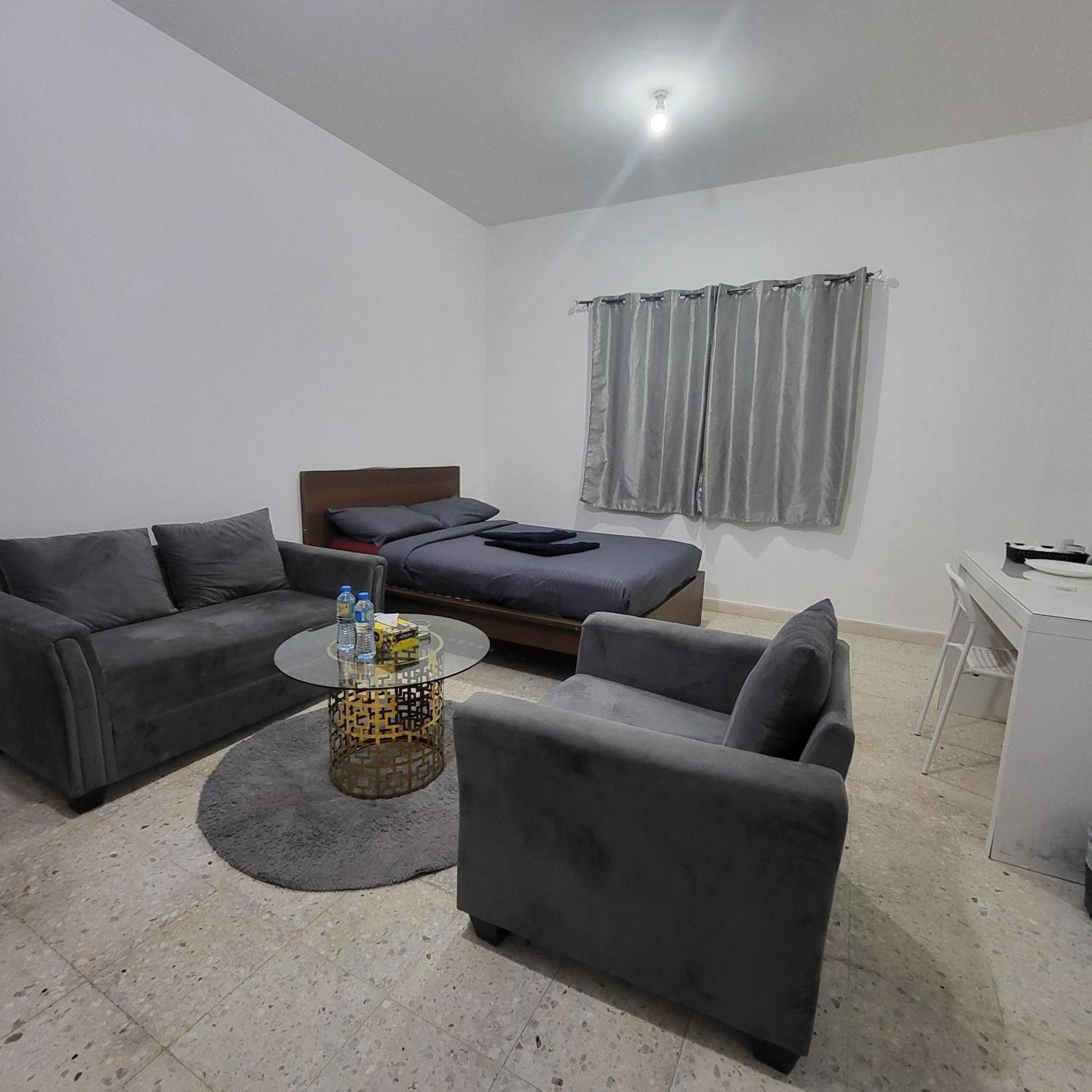 Corniche Full Studio Apartment Абу Даби Екстериор снимка